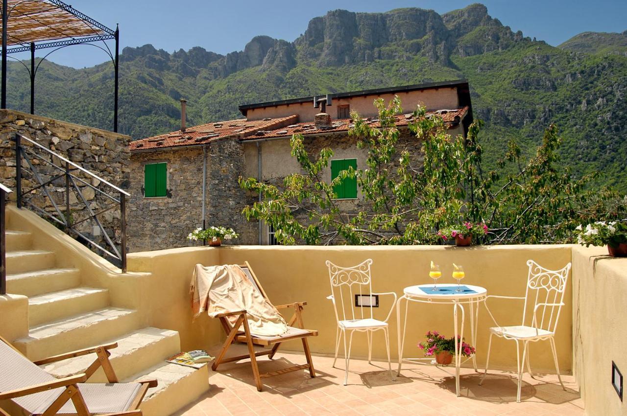 La Casa Dei Nonni Castelbianco Acomodação com café da manhã Colletta Exterior foto