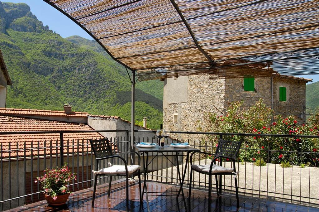 La Casa Dei Nonni Castelbianco Acomodação com café da manhã Colletta Exterior foto