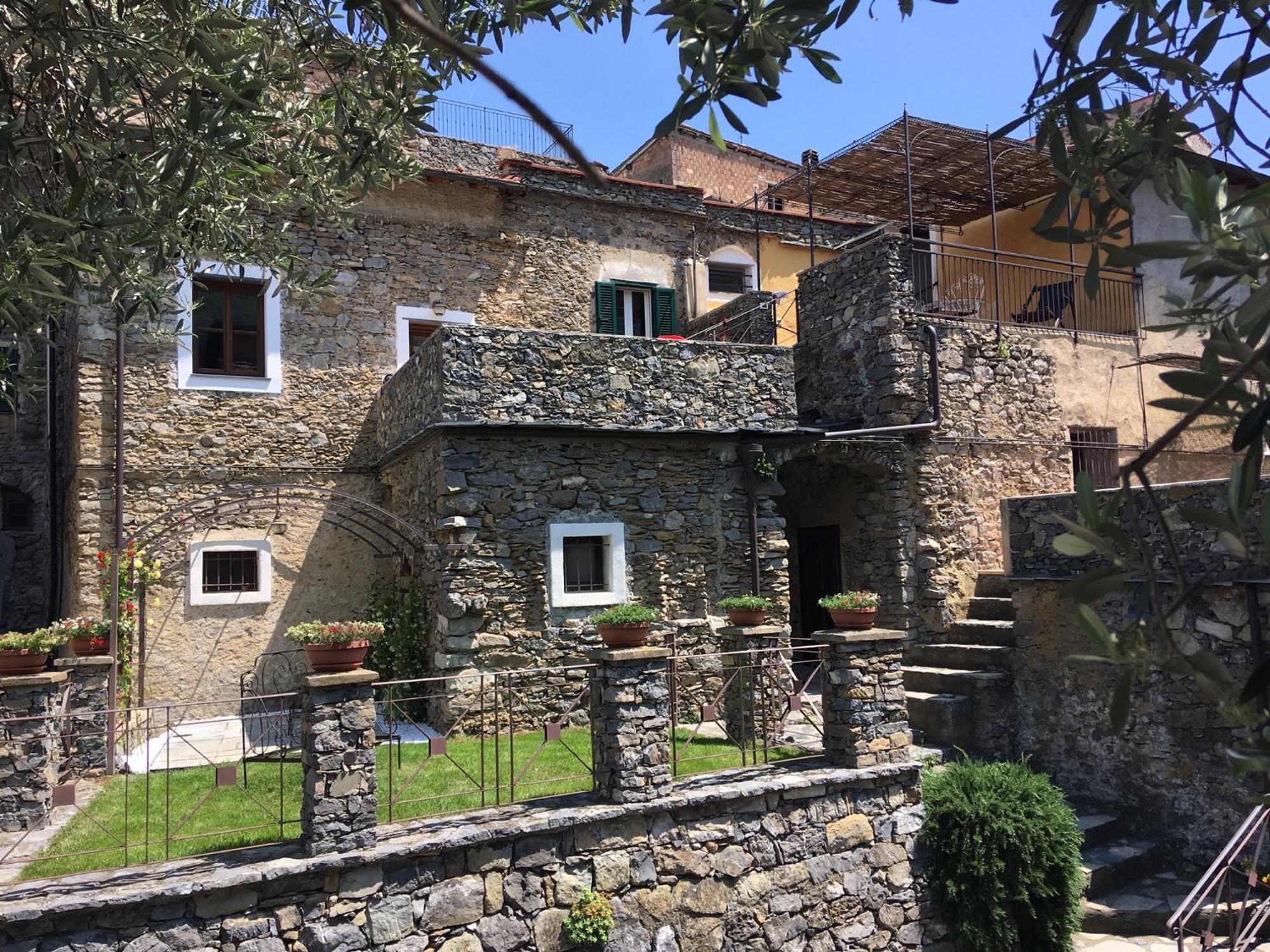 La Casa Dei Nonni Castelbianco Acomodação com café da manhã Colletta Exterior foto