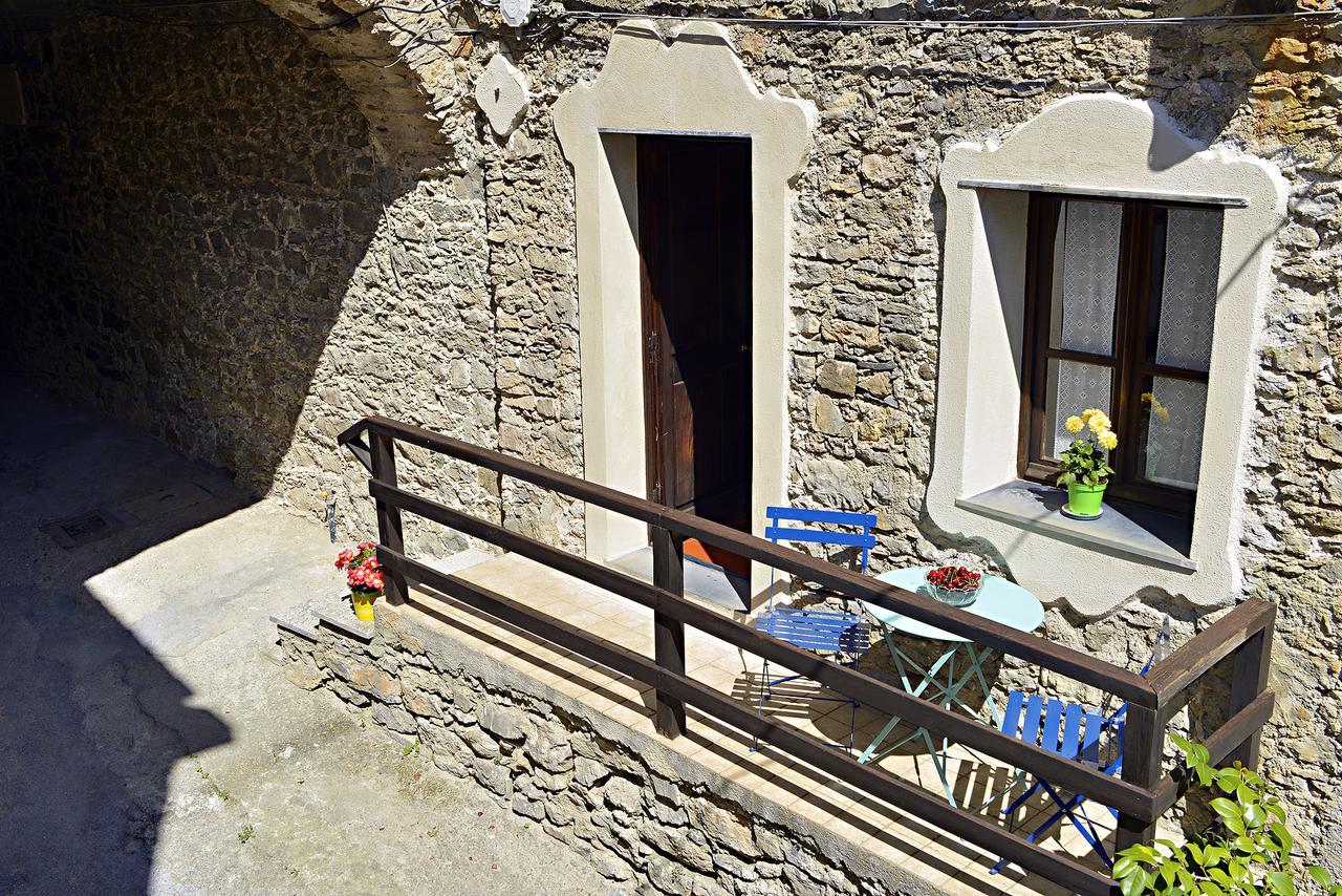 La Casa Dei Nonni Castelbianco Acomodação com café da manhã Colletta Exterior foto